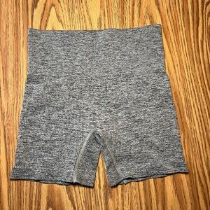Grey ribbed biker shorts